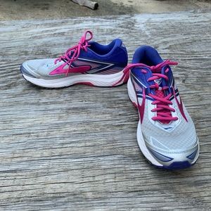 Brooks Ravenna 8 DNA
